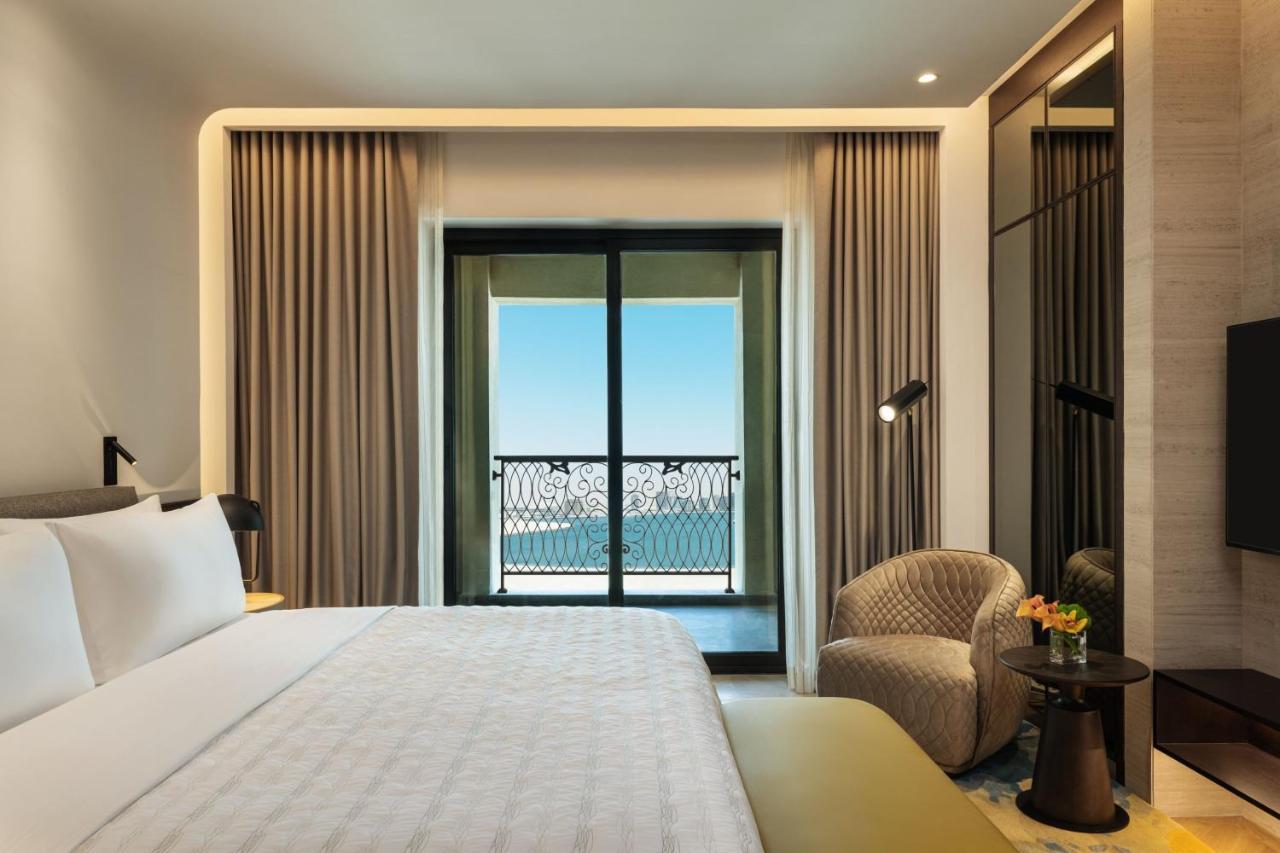 Le Royal Meridien Place Vendome Lusail Exterior photo Deluxe Room