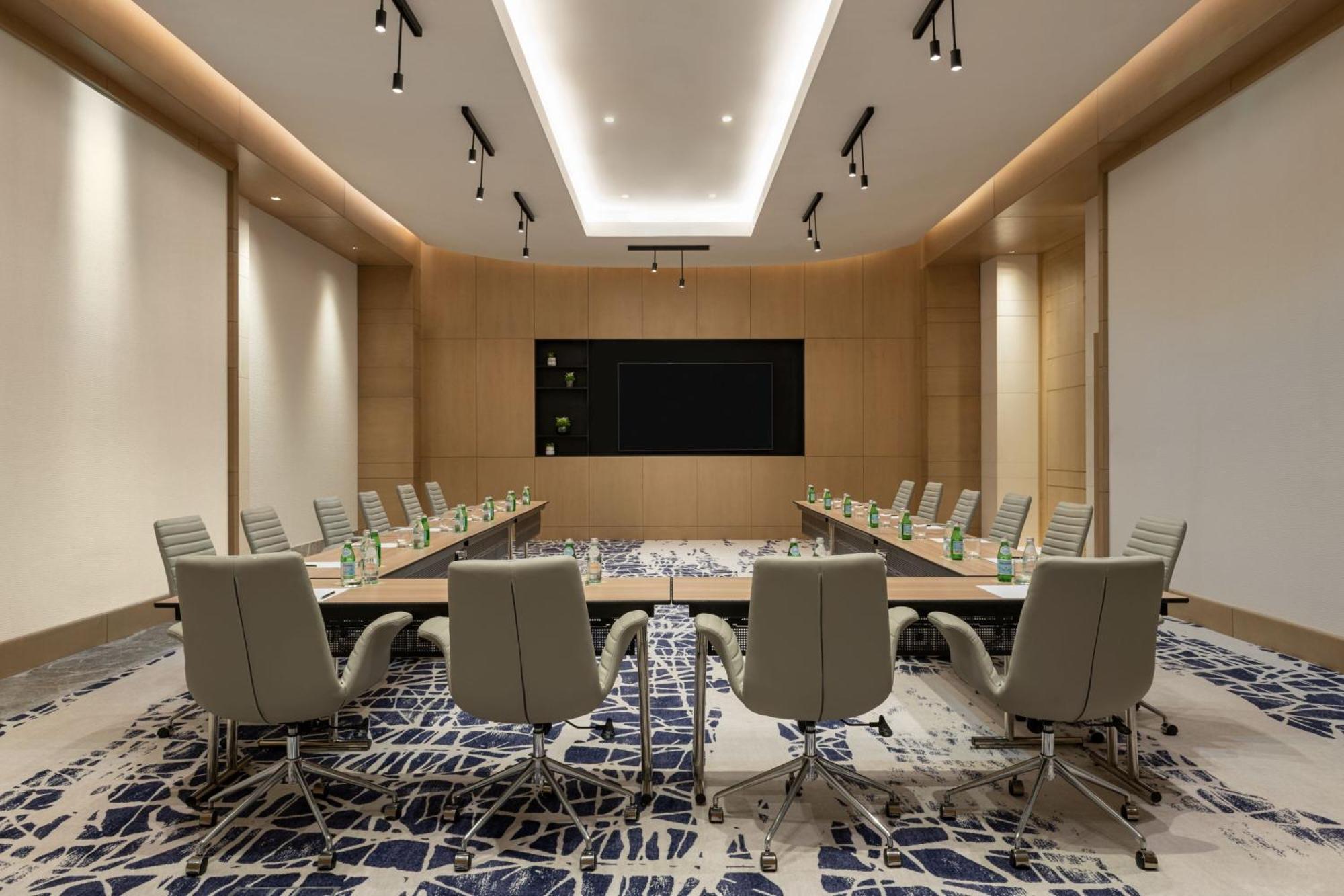 Le Royal Meridien Place Vendome Lusail Exterior photo Meeting room