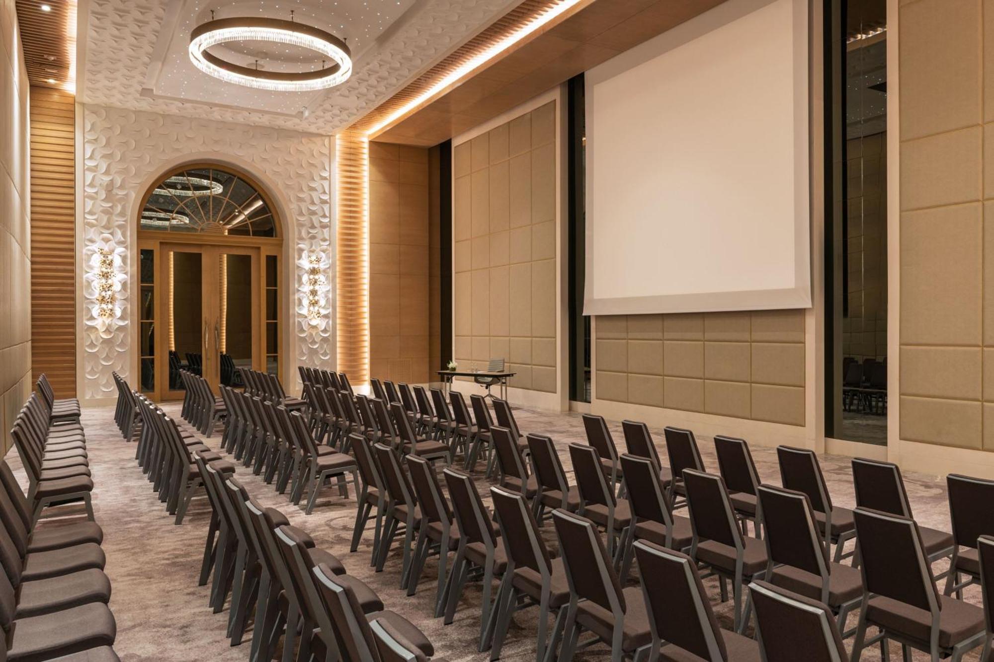 Le Royal Meridien Place Vendome Lusail Exterior photo The ballroom