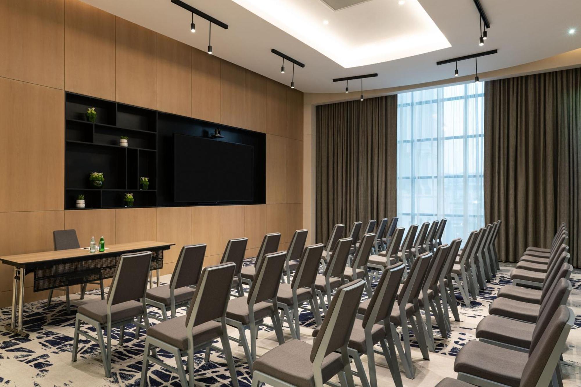Le Royal Meridien Place Vendome Lusail Exterior photo Meeting room