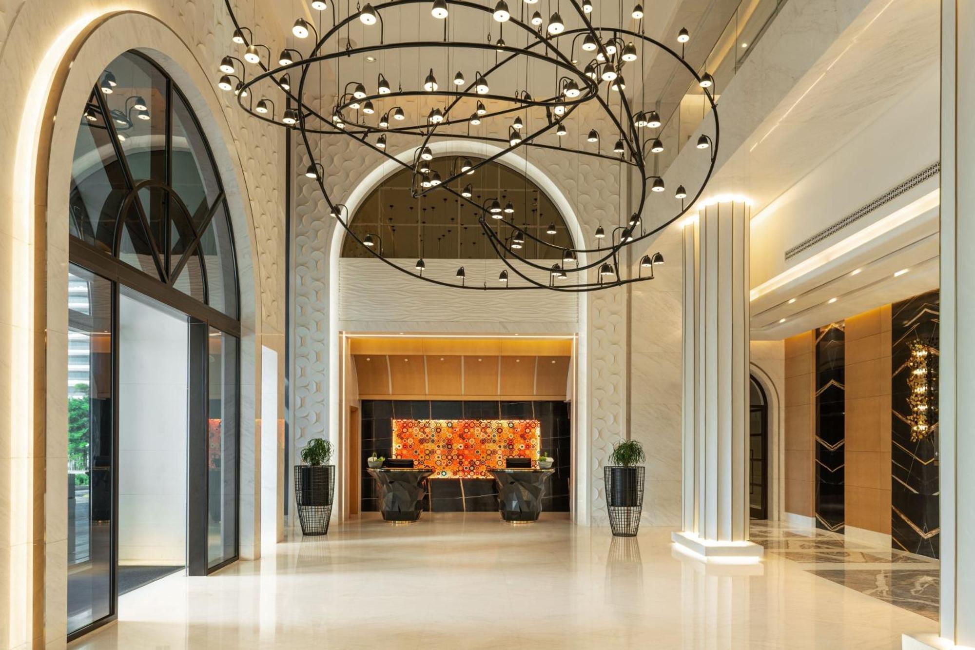 Le Royal Meridien Place Vendome Lusail Exterior photo The lobby of the hotel