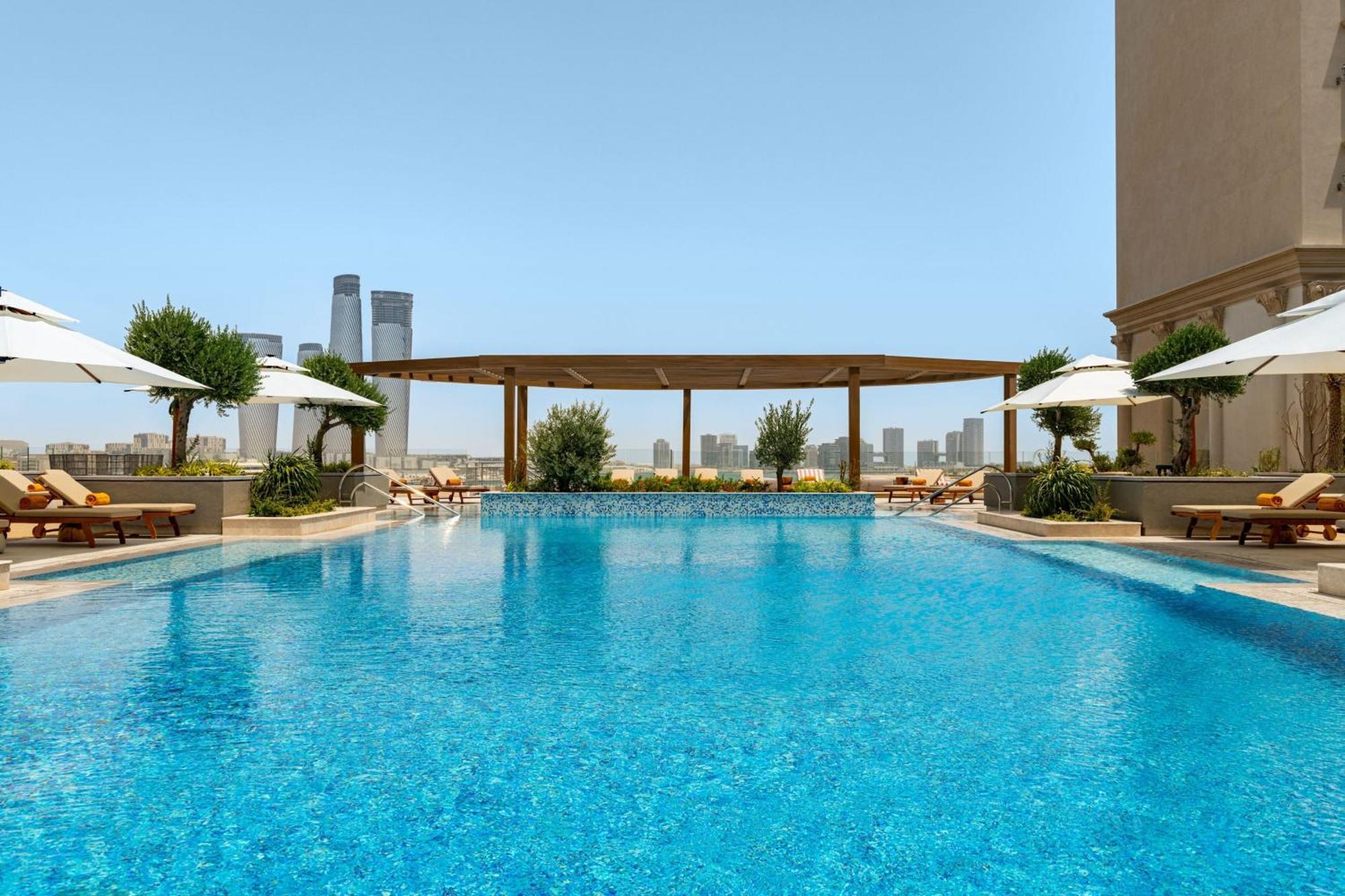 Le Royal Meridien Place Vendome Lusail Exterior photo The swimming pool at the hotel