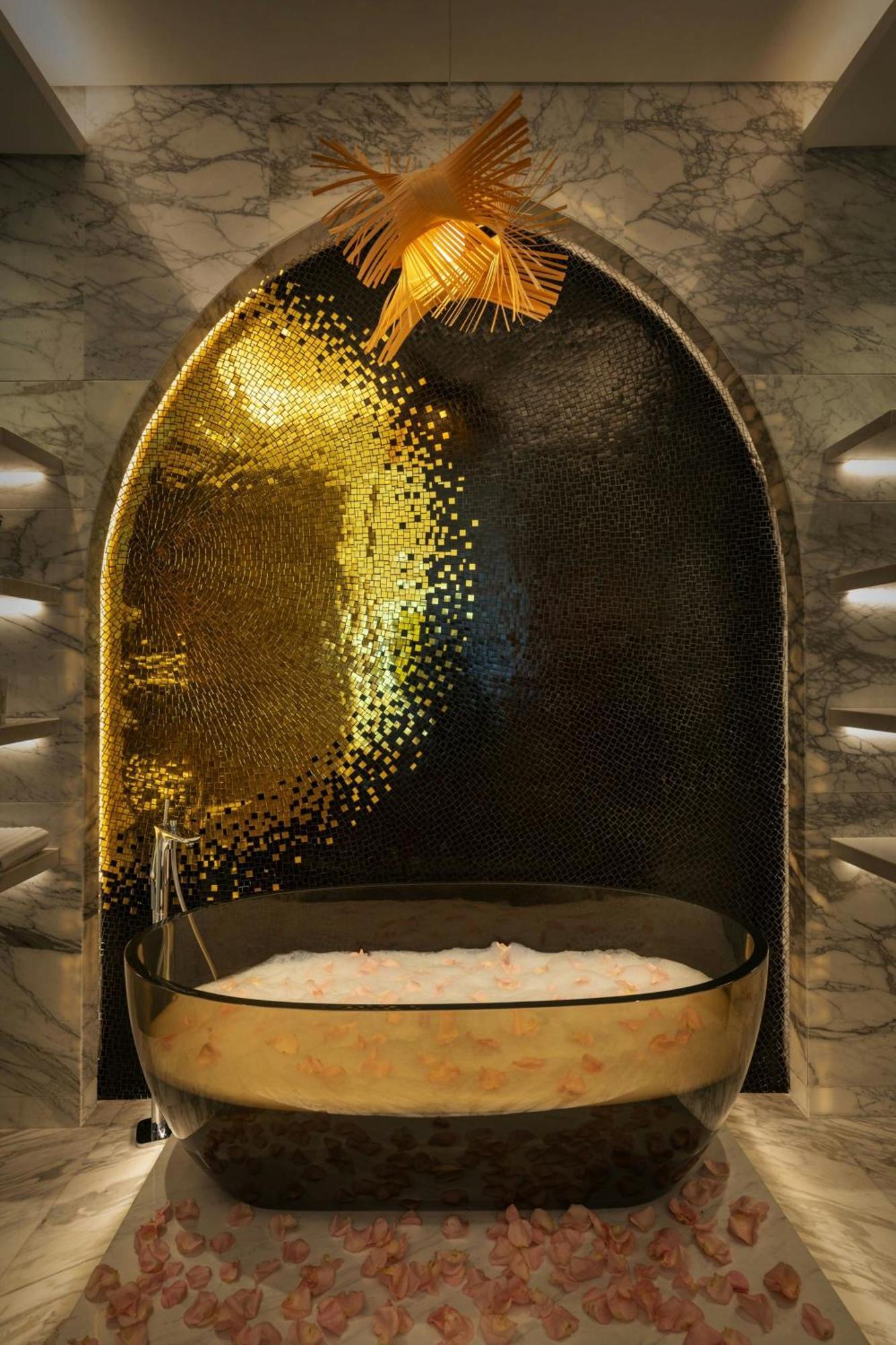 Le Royal Meridien Place Vendome Lusail Exterior photo A salt cave in a spa